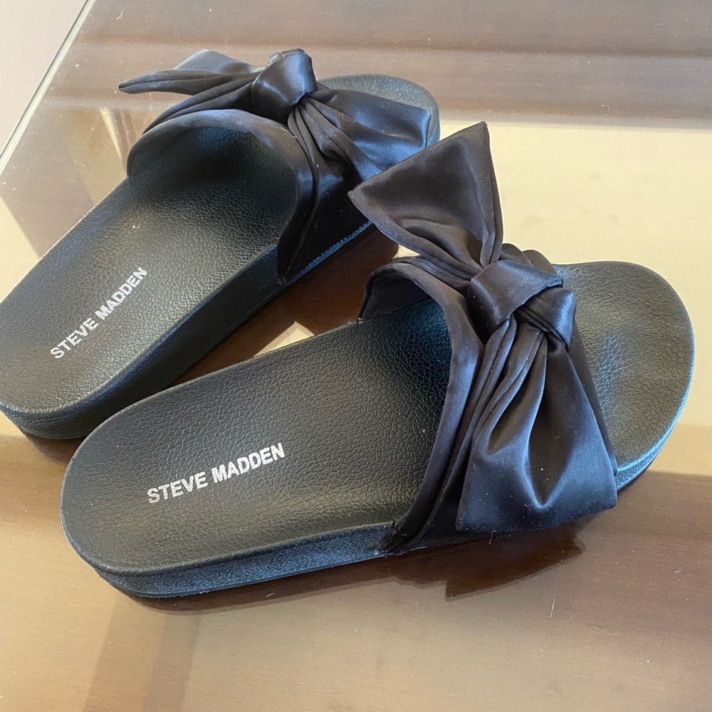 Steve Madden black sandels